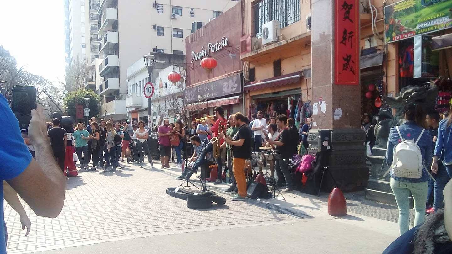 Concert improvisée dans le Barrio Chino