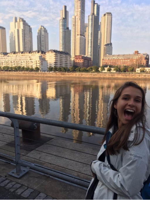 Entre turismo y rutina : visitando el barrio de Puerto Madero